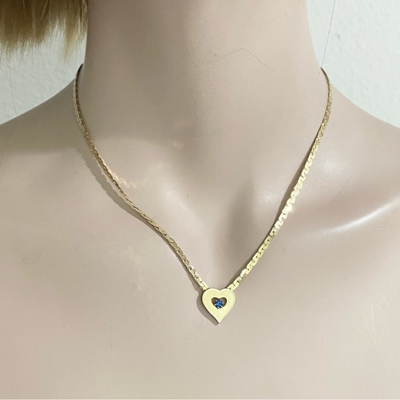 Unsigned Vintage Gold-tone Snake Chain Heart Pendant with Blue Stone Necklace - Picture 2 of 11